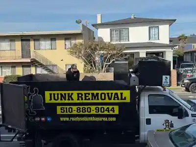 Dumpster truck